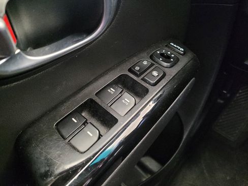 Used 2014 Kia Soul ! w/ Sun & Sound Package image 27