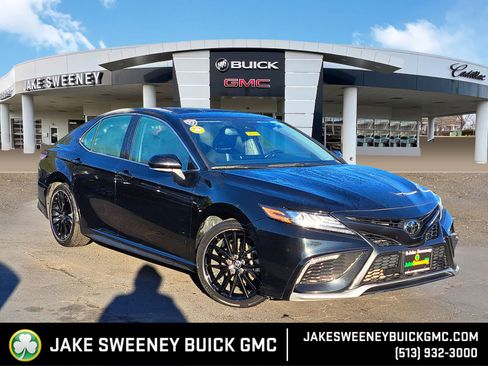 Used 2022 Toyota Camry XSE image 1