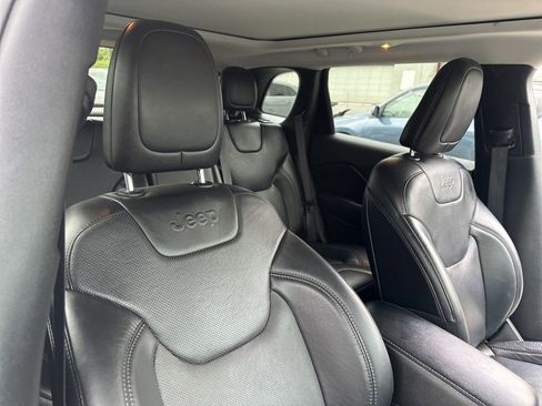 Used 2019 Jeep Cherokee Limited AWD/4WD image 38