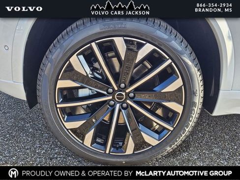 New 2026 Volvo XC90 B5 Plus w/ Protection Package Premier AWD/4WD image 24