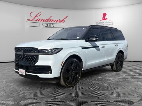 Certified 2025 Lincoln Navigator Black Label image 1