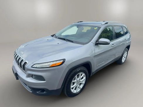 Used 2016 Jeep Cherokee Latitude w/ Safety/Convenience Group AWD/4WD image 10
