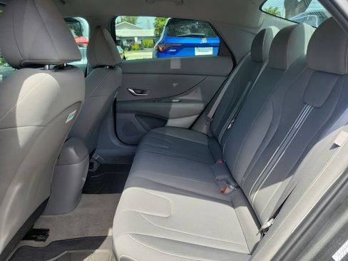 Used 2024 Hyundai Elantra SEL FWD image 7