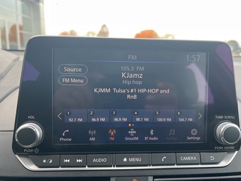 Used 2024 Nissan Altima 2.5 SV image 17