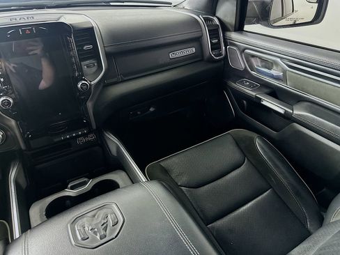 Used 2023 RAM 1500 Laramie AWD/4WD image 18