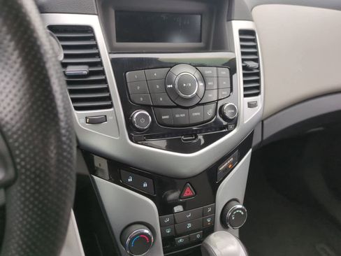 Used 2011 Chevrolet Cruze LS image 25