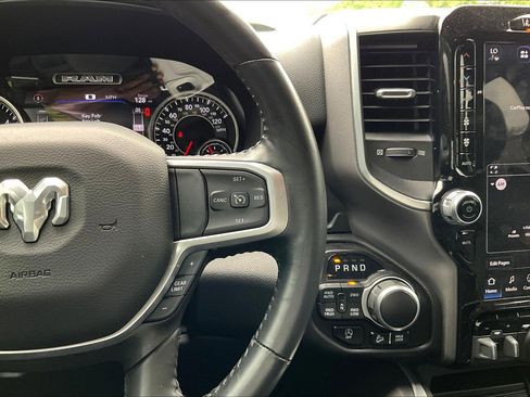 Used 2022 RAM 1500 Big Horn AWD/4WD image 14