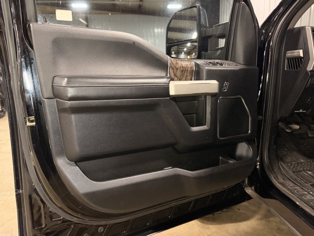 Used 2017 Ford F250 Lariat w/ Chrome Package AWD/4WD image 15