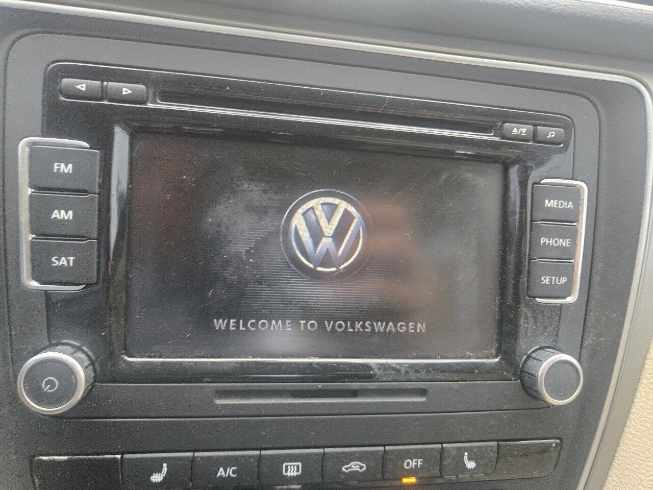 Used 2015 Volkswagen Passat 1.8T Limited Edition FWD image 40