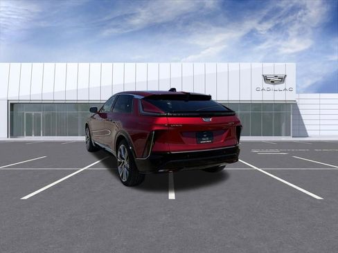 Certified 2025 Cadillac Lyriq Luxury w/ LPO, Floor Liner Package AWD/4WD image 11