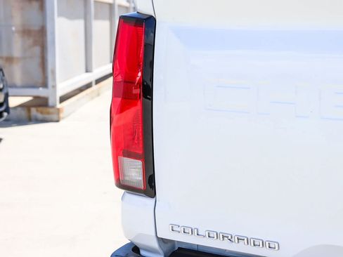 Used 2024 Chevrolet Colorado Z71 w/ Z71 Convenience Package 2 AWD/4WD image 12