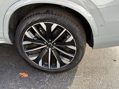 Used 2025 Volvo XC90 B6 Plus image 8