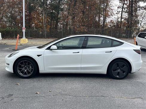 Used 2022 Tesla Model 3 Standard Range image 19