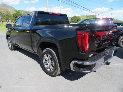 Used 2025 GMC Sierra 1500 SLT image 2