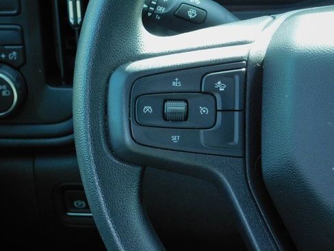 Used 2024 Chevrolet Silverado 2500 Custom image 18