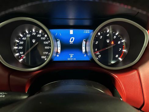 Used 2019 Maserati Ghibli GranSport image 18