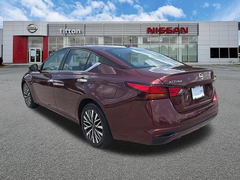 Used 2023 Nissan Altima 2.5 SV FWD image 5
