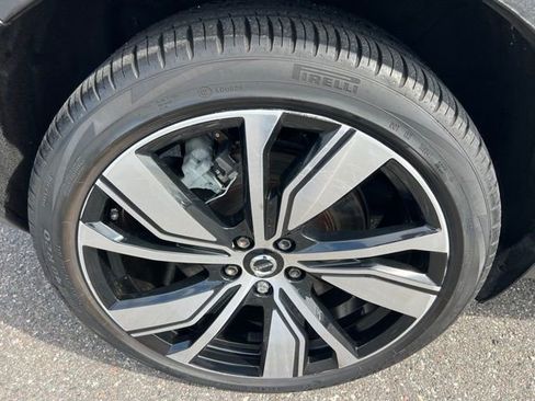 Used 2021 Volvo XC40 P8 Recharge w/ Advanced Package image 14