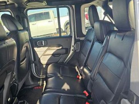 Used 2021 Jeep Wrangler Unlimited Sahara AWD/4WD image 19