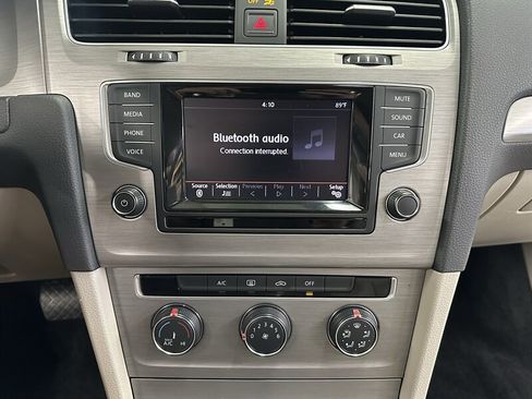 Used 2015 Volkswagen Golf TDI S FWD image 21