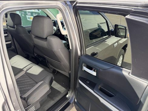 Used 2017 Toyota Tundra SR5 image 15