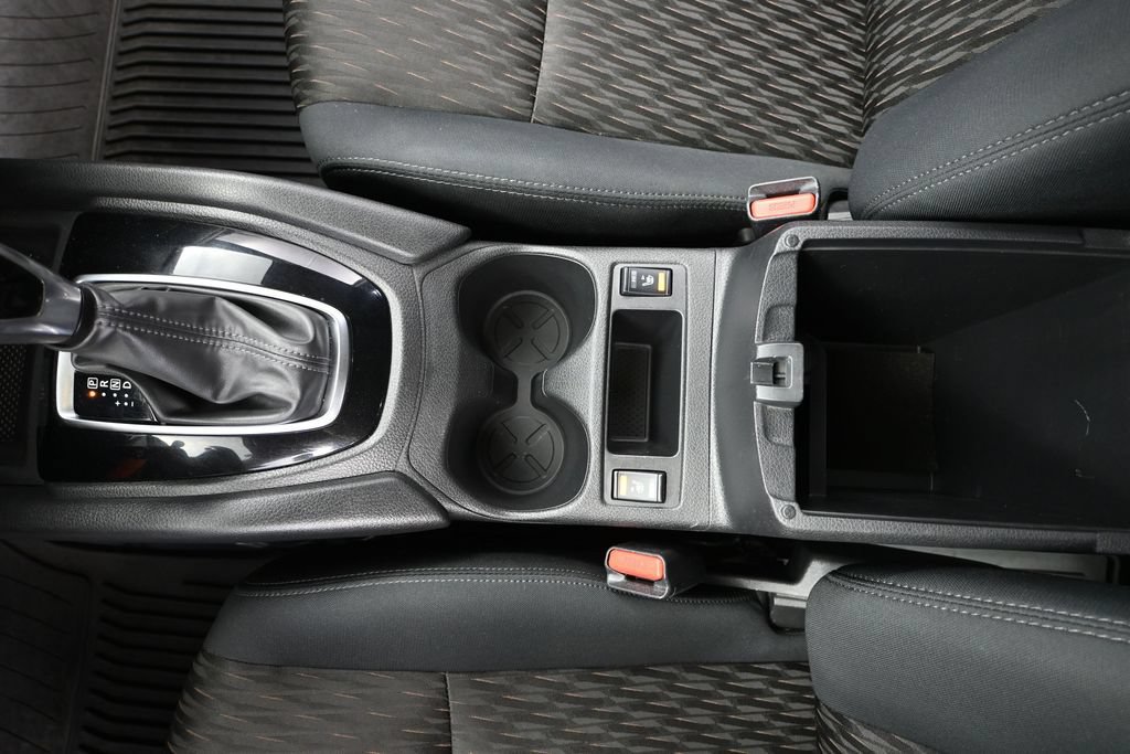 Used 2017 Nissan Rogue S FWD image 25