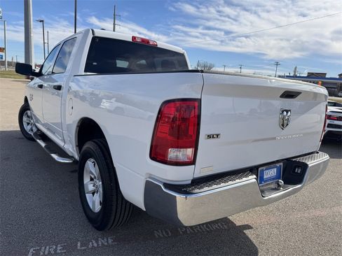 Used 2022 RAM 1500 Classic SLT image 4