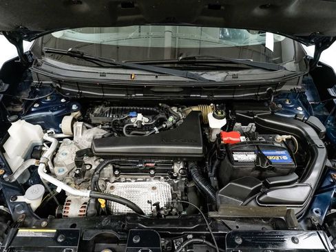 Used 2015 Nissan Rogue SV image 3