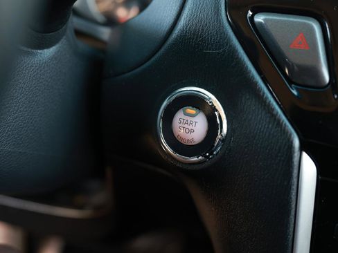 Used 2014 Nissan Pathfinder S image 32