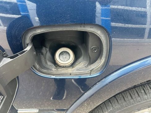 Used 2019 RAM 1500 Laramie AWD/4WD image 25