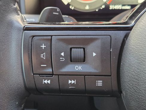 Used 2024 Nissan Rogue SL FWD image 27