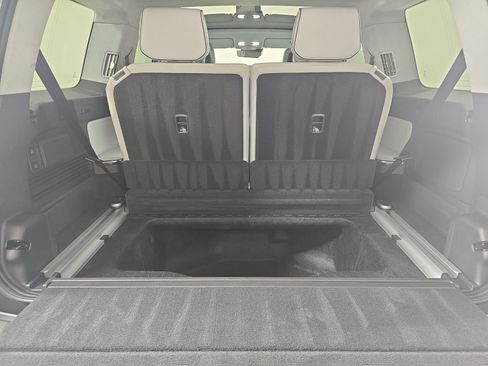 Used 2024 Rivian R1S Adventure AWD/4WD image 27