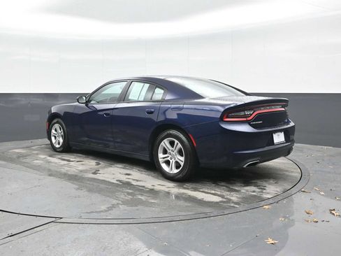 Used 2016 Dodge Charger SE image 2