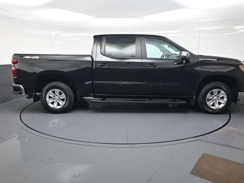 Used 2023 Chevrolet Silverado 1500 LT image 2