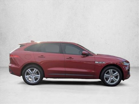 Used 2017 Jaguar F-PACE R-Sport image 4