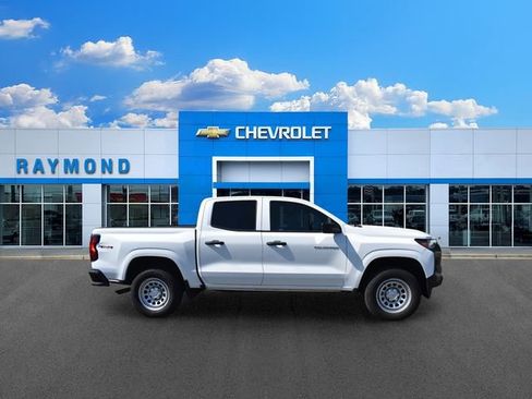 Used 2023 Chevrolet Colorado W/T w/ WT Convenience Package AWD/4WD image 2