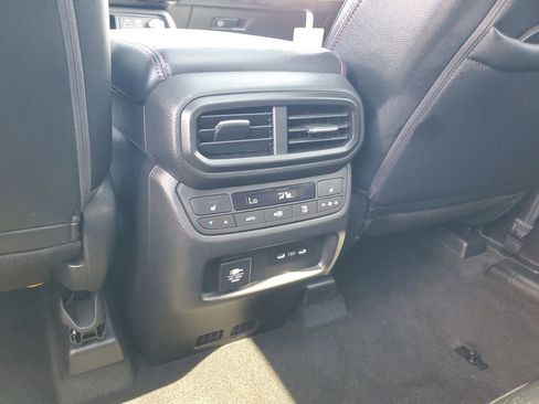 Used 2025 Honda Pilot Black Edition image 14