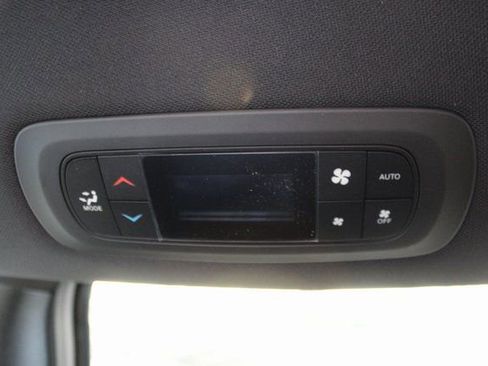 New 2026 Chrysler Pacifica Select image 32