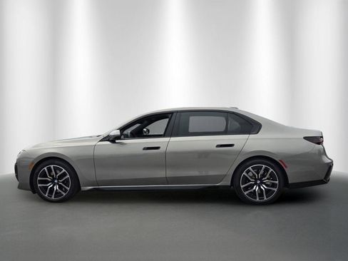 Certified 2023 BMW 740i w/ Parking Assistance Package RWD image 4