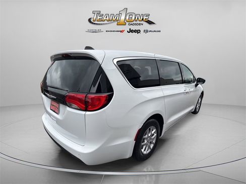 New 2026 Chrysler Voyager LX image 8