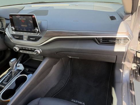 Used 2024 Nissan Altima 2.5 SV image 20