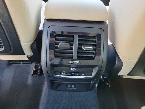 Used 2024 BMW X3 sDrive30i w/ Convenience Package RWD image 13