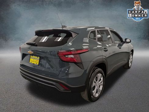 Used 2026 Chevrolet Trax LS FWD image 4