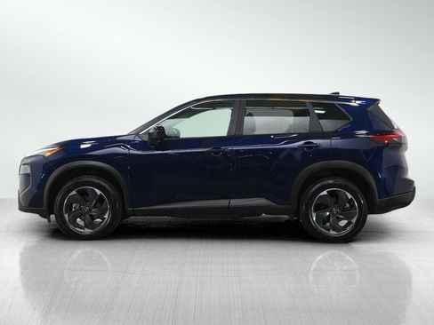 Used 2025 Nissan Rogue SV AWD/4WD image 2