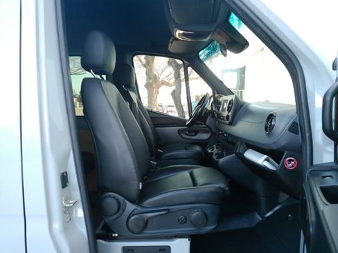 Used 2021 Mercedes-Benz Sprinter 2500 w/ Exterior Lighting Package image 26