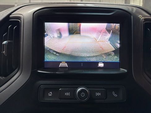 Used 2020 Chevrolet Silverado 1500 Custom w/ Custom Value Package image 10