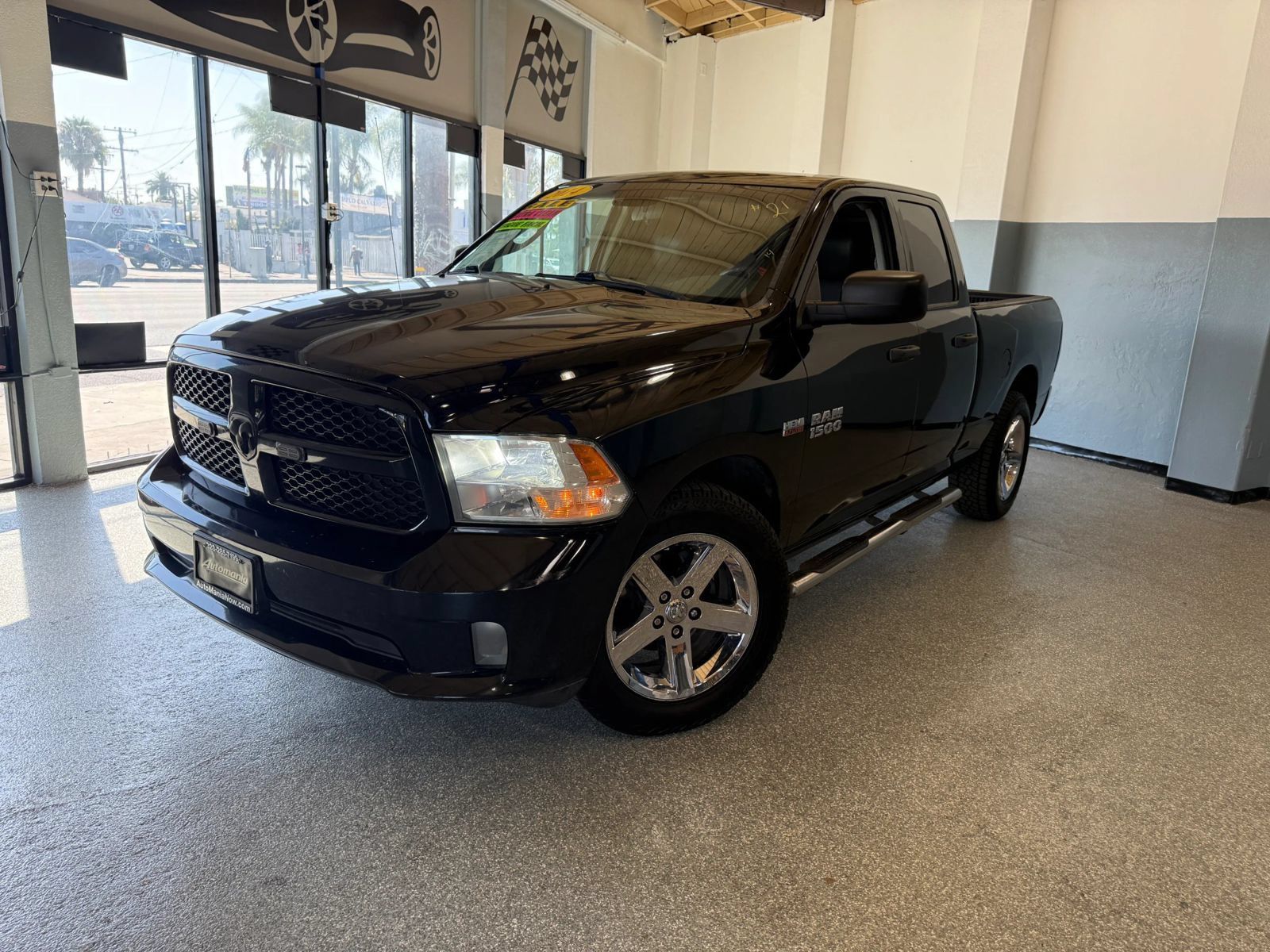 Used 2014 RAM 1500 Express RWD image 3