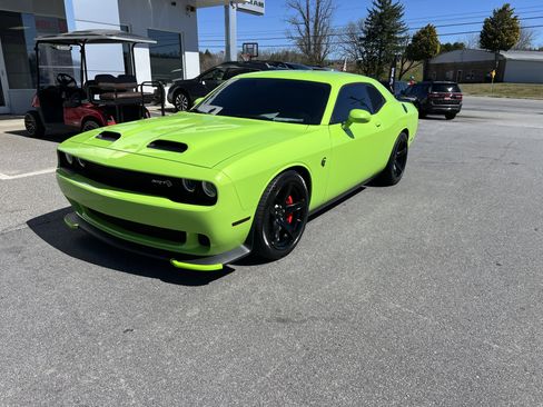 Used 2019 Dodge Challenger SRT Hellcat Redeye image 6