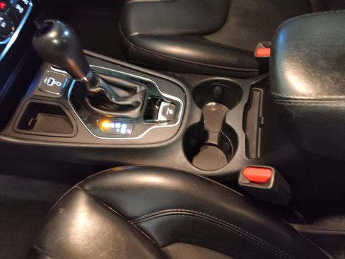 Used 2019 Jeep Cherokee Latitude Plus image 26