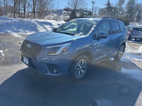 Used 2023 Subaru Forester Premium image 7